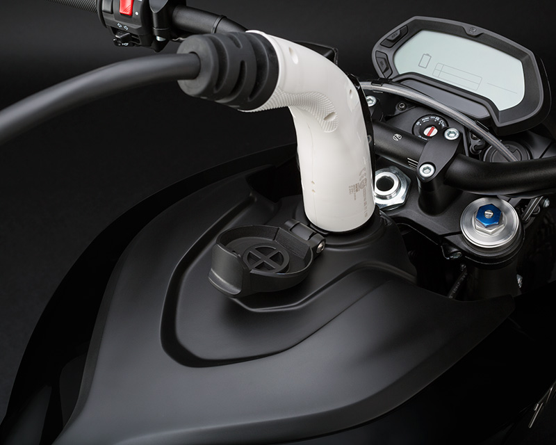 Zeros Charge Tank ger möjlighet att snabbladda Zero-motorcyklar vid laddstolpar. Foto Zero Motorcycles